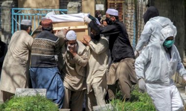 Pakistan'da Kovid-19 nedeniyle ölenlerin sayısı 200'ü geçti