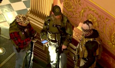 ABD'de silahlı protestocular eyalet meclisini bastı