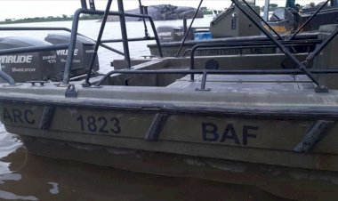 Venezuela'da Kolombiya Deniz Kuvvetleri sembollü 3 savaş botu ele geçirildi