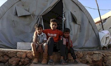 'Annemin elleri ayaklarımdaydı ve can çekişiyordu'