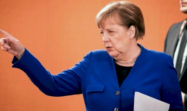 Merkel'den milletvekillerinin e-postalarının hacklenmesiyle ilgili Rusya'ya suçlama