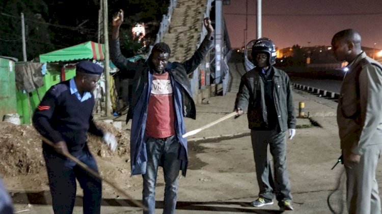 Güney Afrika'da sokağa çıkma yasağını ihlal eden 15 bin kişi gözaltına alındı