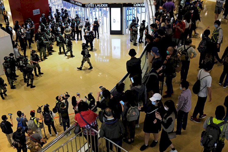 Hong Kong'da hükümet karşıtı protesto düzenlendi