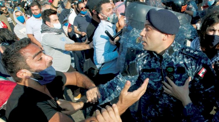 Lübnan'da protesto gösterilerinde 10 kişi yaralandı