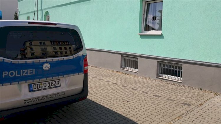 Almanya'da camiye ırkçı saldırı