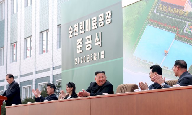 Kuzey Kore lideri Kim fabrika açılışında ortaya çıktı