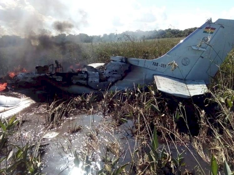 Bolivya'da askeri uçak düştü, kurtulan olmadı
