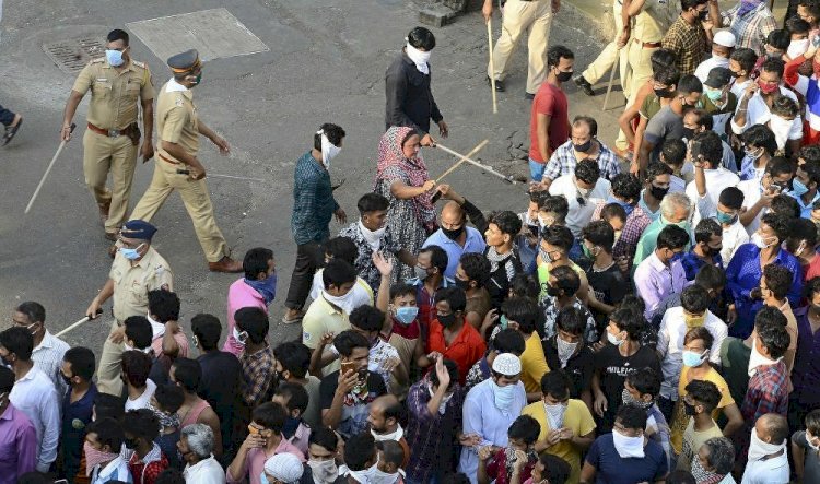 Hindistan'da göçmen işçiler yine protesto düzenledi