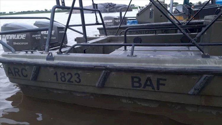 Venezuela'da Kolombiya Deniz Kuvvetleri sembollü 3 savaş botu ele geçirildi