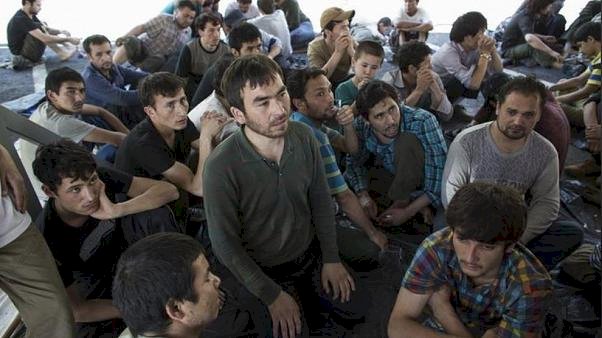 Çin, kamplardaki Uygurlu Müslümanları fabrikalara göndermeye hazırlanıyor