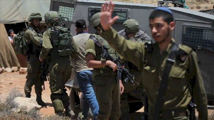 İşgalci İsrail güçleri Kudüs’te 4 Filistinliyi gözaltına aldı