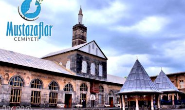 'Bu mübarek gecede çokça tövbe, istiğfar ve tefekkür ile Allah'ın yüceliğini takdis etmeliyiz'