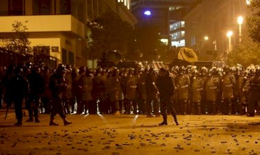 Lübnan'da protestolar sürüyor: Eylemciler yolları kapattı