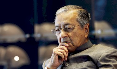 Eski Malezya Başbakanı Mahathir kurucusu olduğu partiden ihraç edildi