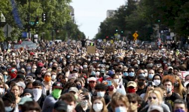 Protestocular Trump'un sokağa çıkma yasağı ve tehditlerini takmadı