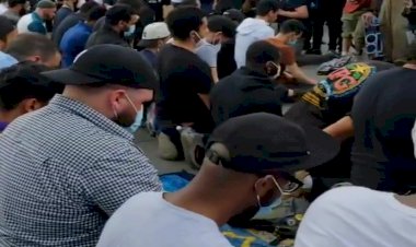 New York'ta protestoya namaz molası