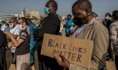 Senegal'de sömürgecilerin izleri silinsin talebi