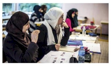 Belçika'da başörtüsü yasaklarını destekleyen karar aktivistleri harekete geçirdi