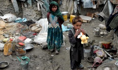 Afganistan'da yoksulluğun ve koronavirüsün pençesinde olan çocuklar