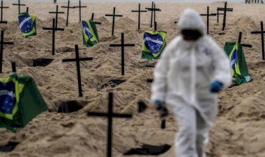 Brezilya'nın salgının merkez üssü olmasından hükümet sorumlu tutuluyor