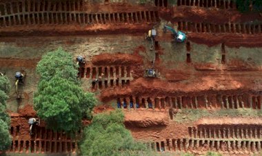 Güney Afrika'da COVID-19: 1,5 milyon kişilik toplu mezarlar hazırlanıyor