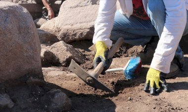 Fransız arkeologlar Suriye'nin doğusunda gizli kazı çalışması yapıyor