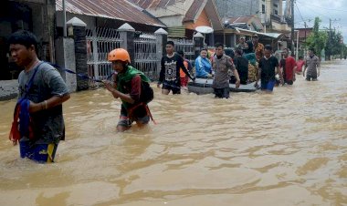 Endonezya'daki selde ölü sayısı artıyor