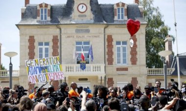 Fransa’da ırkçılık karşıtı protestolarda Fatiha okundu