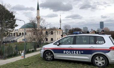 'Camilere neredeyse her hafta saldırılıyor'