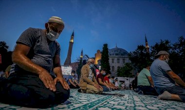 İran'daki İslami Uyanış Kurultayı: Ayasofya-i Kebir Cami-i Şerifi takdir edilecek bir adım