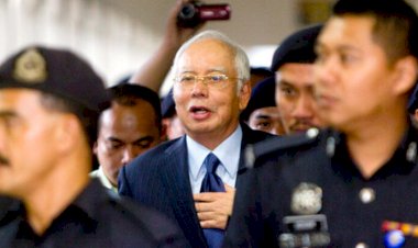 Malezya eski Başbakanı Necip Rezak yolsuzluk davasında suçlu bulundu