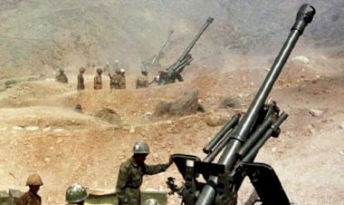 Pakistan ordusu Hindistan mevzilerini vurdu