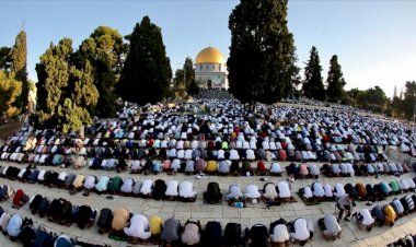On binlerce Müslüman Kurban Bayramı namazını Mescid-i Aksa'da kıldı