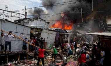 Endonezya’da yangın 382 aileyi evsiz bıraktı