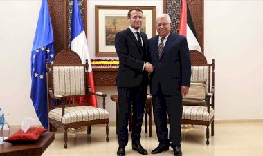 Macron Filistin Devlet Başkanı Abbas'ı Paris'e davet etti