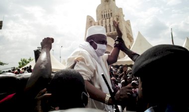 Mali'de binlerce kişi muhalefetin çağrısıyla meydanları doldurdu