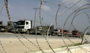 İşgalci İsrail Gazze'ye gıda ve sağlık malzemesi hariç tüm ürünlerin girişini yasakladı