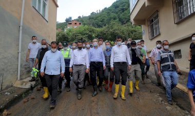 Bakanlar sel felaketinin yaşandığı bölgede