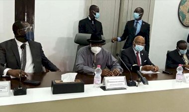 Batı Afrika bloğu Mali'deki askeri cuntayla bazı konularda uzlaştı