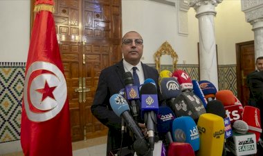 Tunus'ta hükümeti kurmakla görevlendirilen Meşişi yeni kabineyi açıkladı