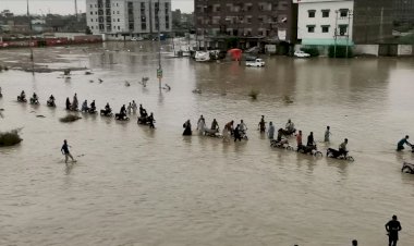 Pakistan’da seller nedeniyle 90 kişi hayatını kaybetti