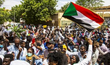 Sudan'da İslam'a aykırı çıkarılan yasalar protesto edildi