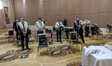 BAE'ye giden Siyonist İsrail heyeti Abu Dabi'de ayin düzenledi