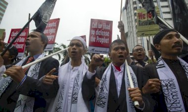 Endonezya'dan Fransız Charlie Hebdo'ya sert tepki