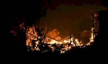 Yunanistan'ın Midilli Adası'ndaki sığınmacı kampında yangın çıktı