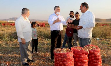 HÜDA PAR'dan mevsimlik işçilere ziyaret