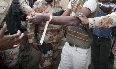 Pakistan'da 289 işçinin öldüğü fabrika yangınında 2 kişi idama çarptırıldı