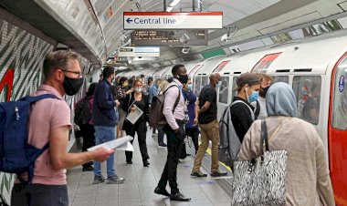 İngiltere'de günlük 96 bin kişinin Kovid-19'a yakalandığı tahmin ediliyor