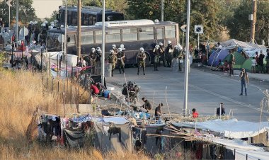 Yunanistan'da binlerce göçmen zehirlenme riski altında tutuluyor