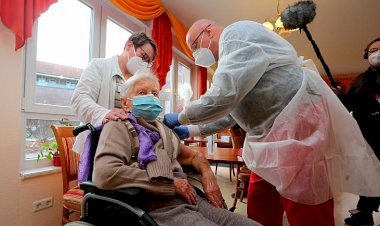 Avrupa'da Kovid-19 aşıları yapılmaya başlandı